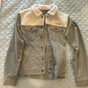 NWOT Santa Cruz cordoury jacket with fleece collar.